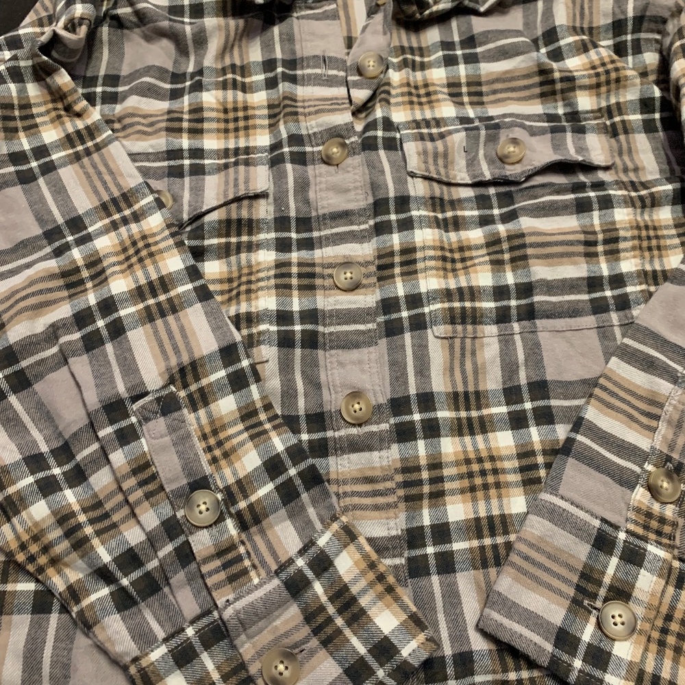American eagle button down